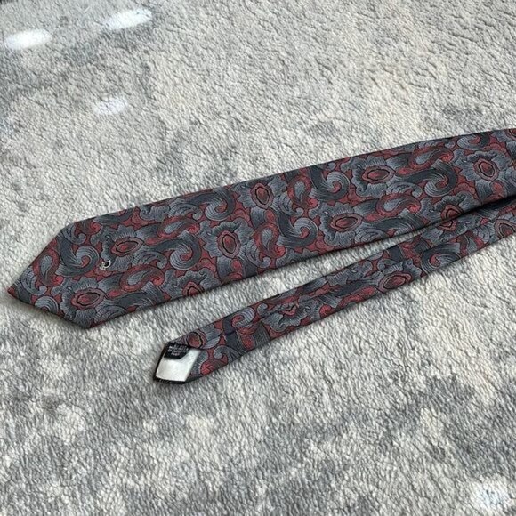 Christian Dior Mens Red Gray Paisley Abstract Neck Tie Business Career Office - Picture 7 of 9